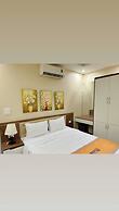 Everest Hotel