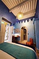 RIAD MALAÏKA