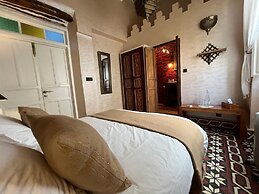 RIAD MALAÏKA