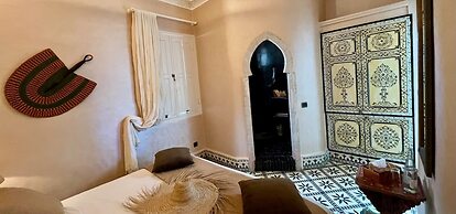 RIAD MALAÏKA