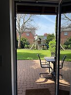Modern House Gehrden contactless garden