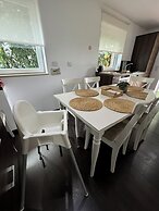 Modern House Gehrden contactless garden
