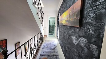 Villa De Papel