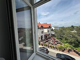 4 room new apartment center contactless