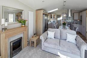2Br Lodge - Pool - Fireplace - Petsok - Parking