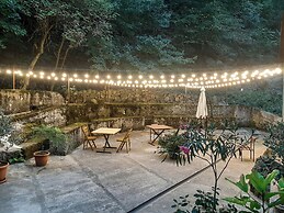 Innwoods Hotel