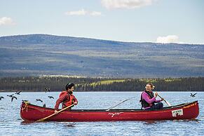 Little Atlin Lodge