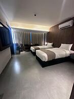 G Hotel