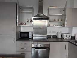 Rugby - Apartment - Sleeps 4 - Parking
