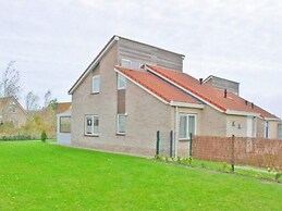 Bungalow in Breskens Near Beach & Lighthouse