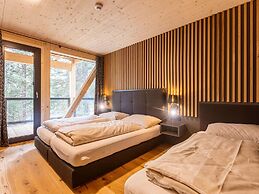 Lavish Chalet With Sauna & hot tub