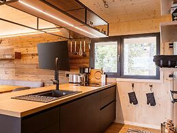 Lavish Chalet With Sauna & hot tub