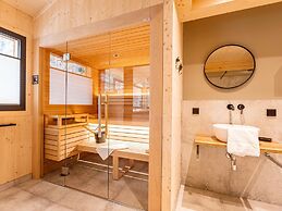 Lavish Chalet With Sauna & hot tub