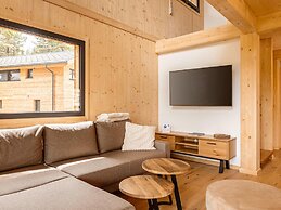 Attractive Chalet Sauna & Hottub