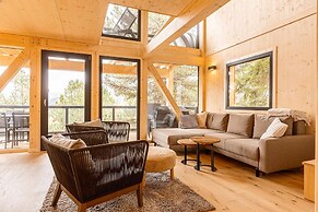 Attractive Chalet Sauna & Hottub