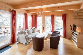 Attractive Chalet With hot tub
