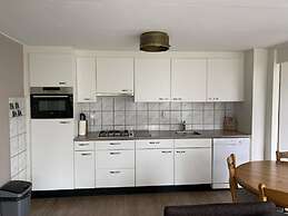 Bright Holiday Home Near Beach