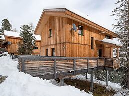 Amazing Chalet With Whirlpool