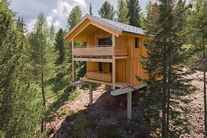 Lovely Chalet With hot tub