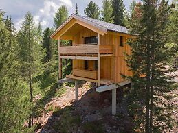 Lovely Chalet With hot tub