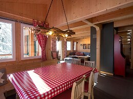 Chalet in Alps Near Ski Slopes and Sauna