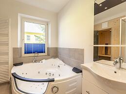 Lavish Apartment With Infrared Sauna