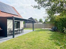 Holiday Home With Pet-friendly Garden