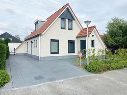 Holiday Home With Pet-friendly Garden