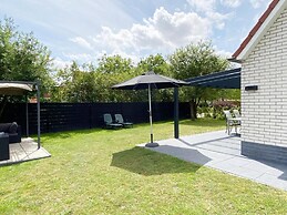 Holiday Home With Pet-friendly Garden