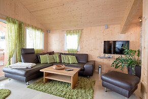 Lush Chalet With hot tub