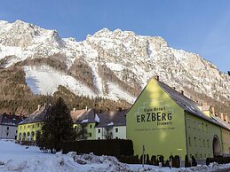 Mountain-view Styria Apartment