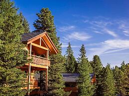 Cozy Chalet With hot tub
