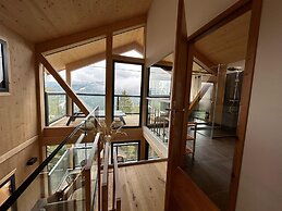 Chalet With Sauna on Balcony