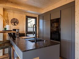 Chalet With Sauna on Balcony