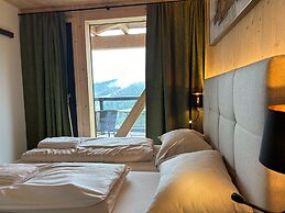 Chalet With Sauna on Balcony