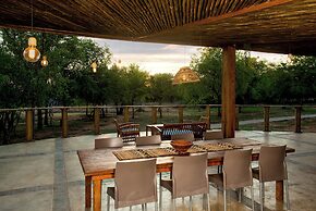 Kubu Bush Lodge