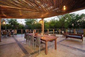 Kubu Bush Lodge