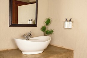 Kubu Bush Lodge