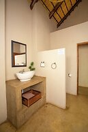 Kubu Bush Lodge