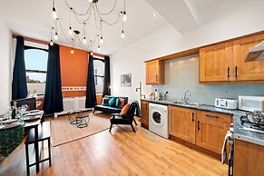 3 Bed Flat - Sleeps 7 - Parking - Wifi