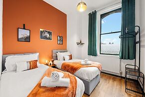 3 Bed Flat - Sleeps 7 - Parking - Wifi