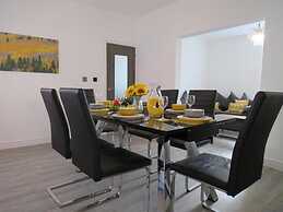 Stay in Comfort , Completely Renovated