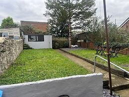 Stay in Comfort , Completely Renovated