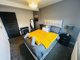 Stay in Comfort , Completely Renovated