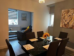 Stay in Comfort , Completely Renovated