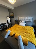 Stay in Comfort , Completely Renovated