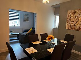 Stay in Comfort , Completely Renovated