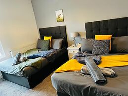 Stay in Comfort , Completely Renovated