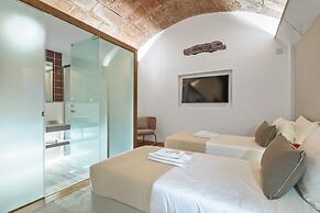 King David Suites 102 by Homie