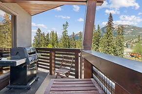 Rundle Cliffs Lodge by Canmore Premier
